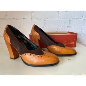 vintage 1970s deadstock high heel spectator shoes camel leather brown suede 7